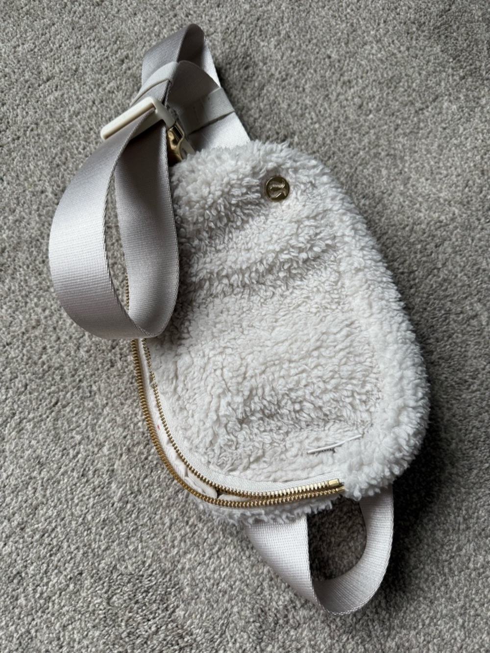 Lululemon everywhere belt bag- fleece